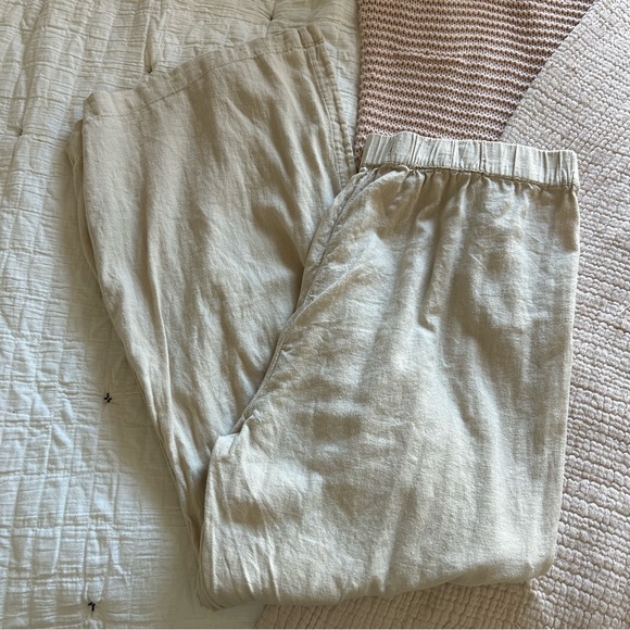 Abercrombie & Fitch Linen Wide Leg Pants with Side Slits - Picture 2 of 10